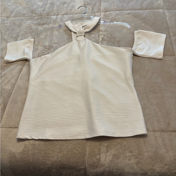 Sexy halter top with gold accent at choker neckline - Picture 4 of 6